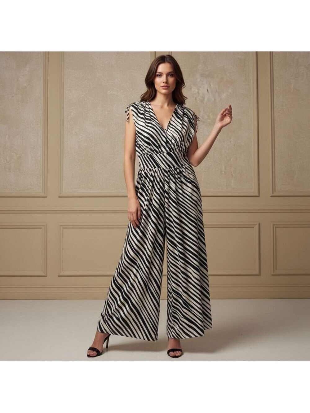 Ann Taylor Black Cream Zebra print V-Neck Wide-Leg Jumpsuit Romper Sz 14 Resort